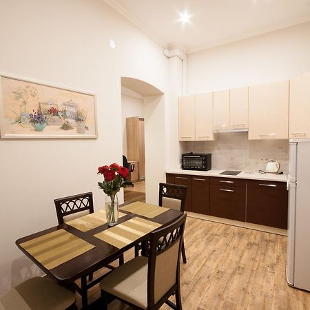 Wonderful Flat On City Center Uzhhorod Exterior photo