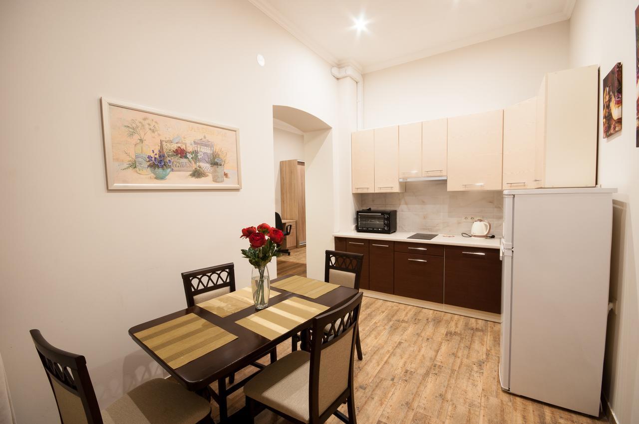 Wonderful Flat On City Center Uzhhorod Exterior photo